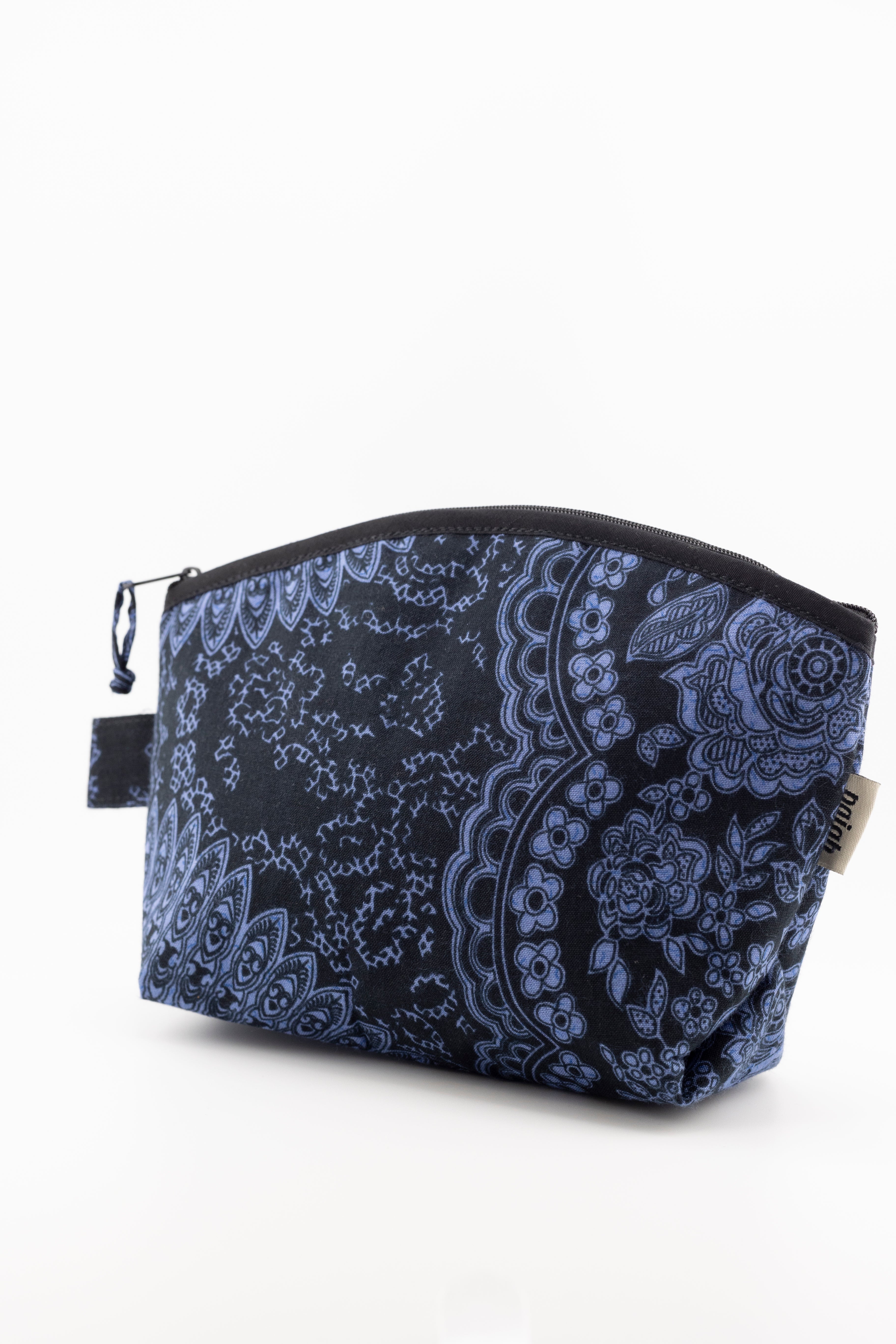 Mandala notturno per borsa cosmetica