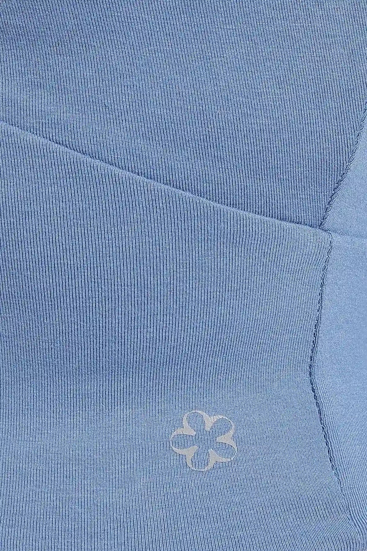 Fuggi da Hannah Bralette in un porto tranquillo