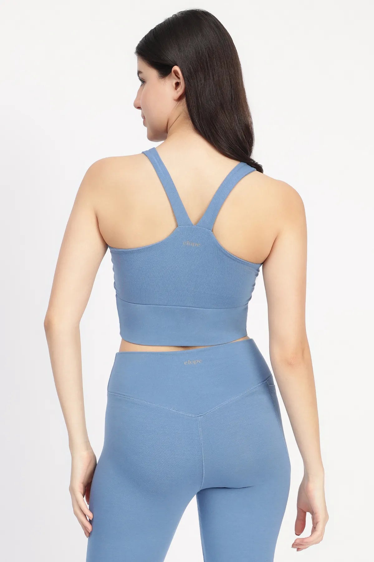 Fuggi da Hannah Bralette in un porto tranquillo