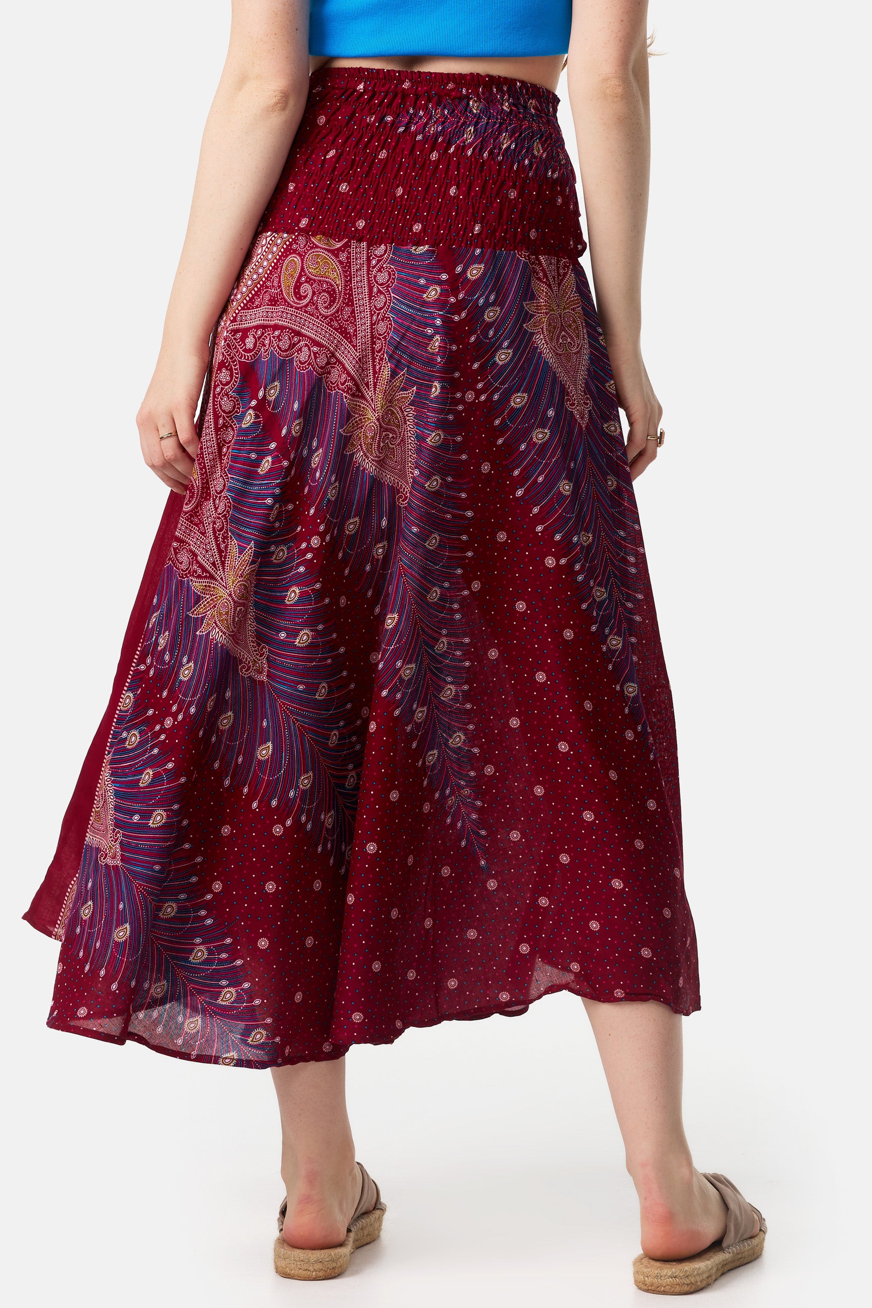 Rockkleid zu Rock gebunden von hinten
