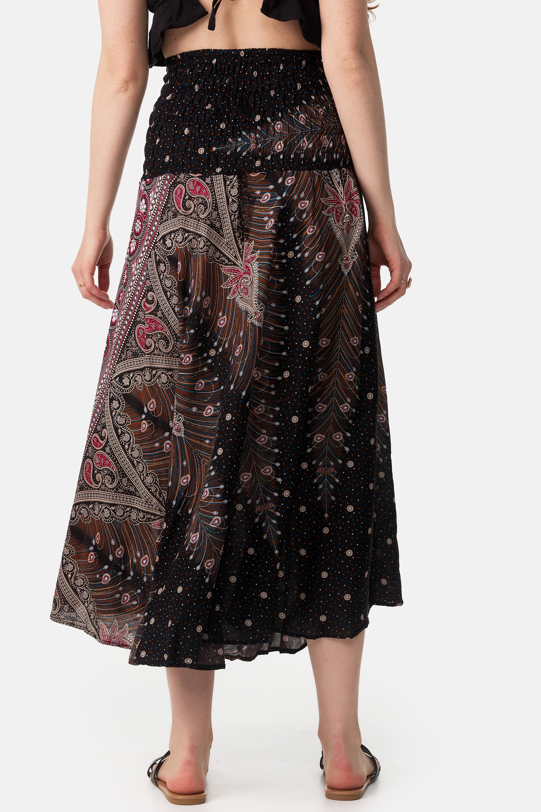 Rockkleid zum Rock gebunden von hinten close-up