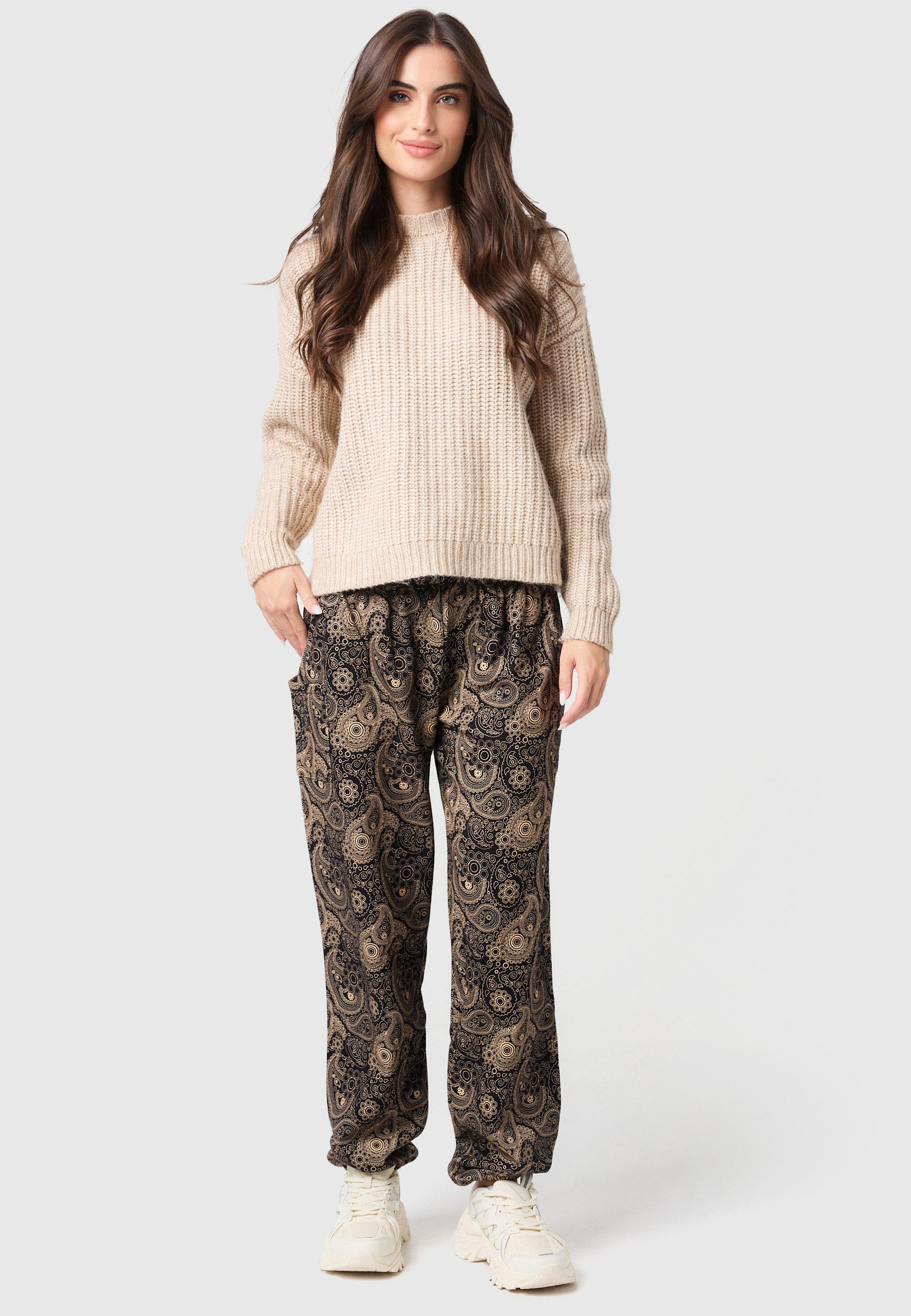 Warme Loungewear Haremshose Goldene Ornamente