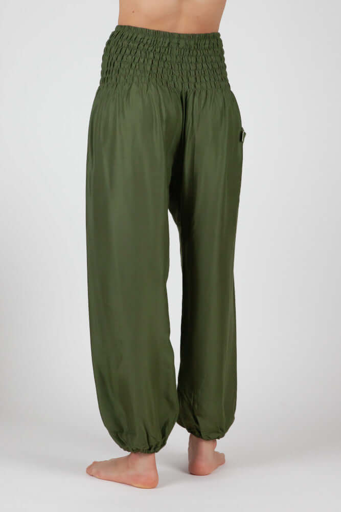 Rückansicht Haremshose Olive Short Version