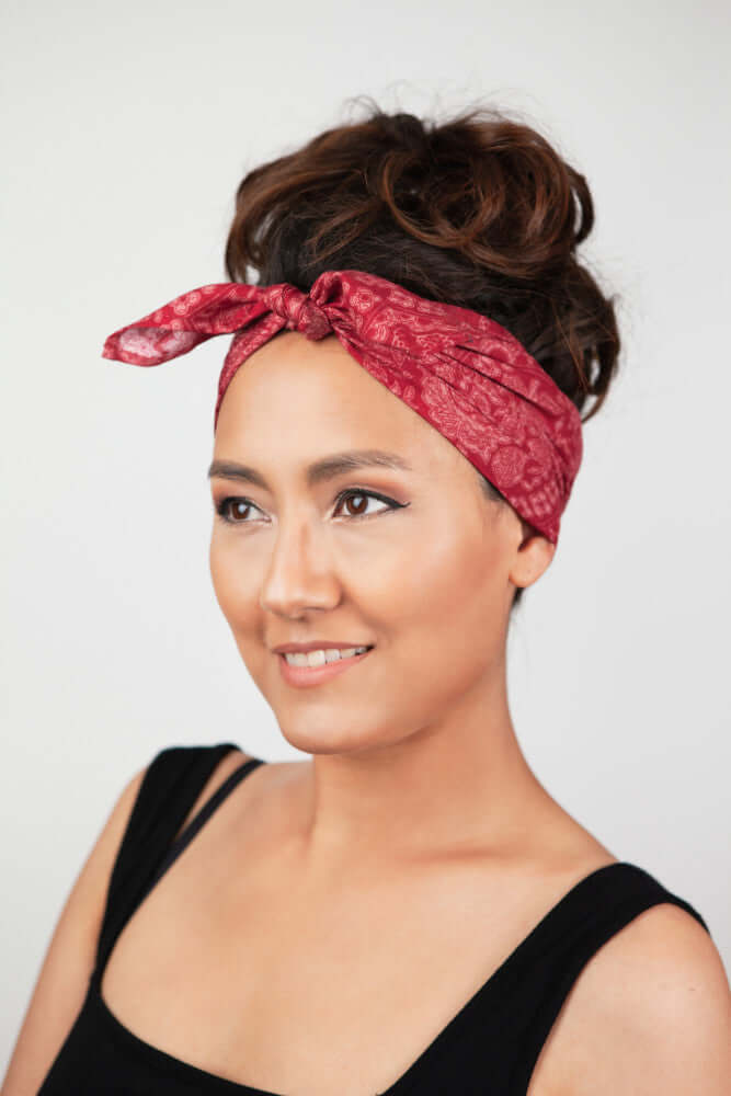 Frontalansicht des pink gemusterten Bandana