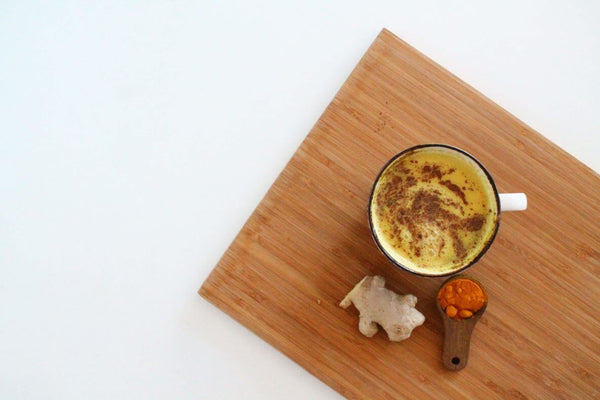 Goldene Milch – Das ayurvedische Trendgetränk, das Körper und Seele wärmt | paigh | Fair & gemütlich
