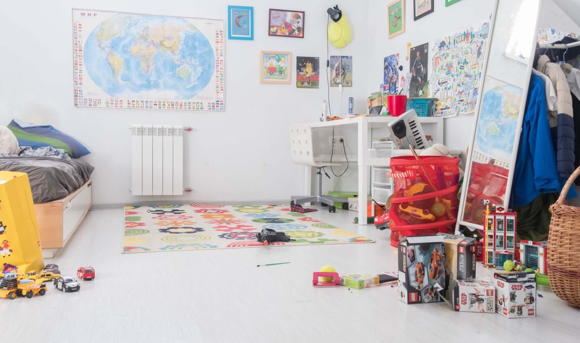 unordentliches Kinderzimmer