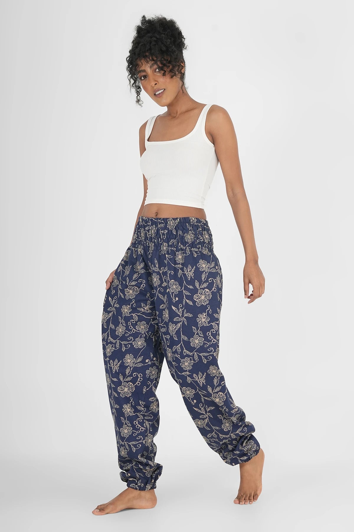 Warme Loungewear Haremshose Tiefblaue Wildblume