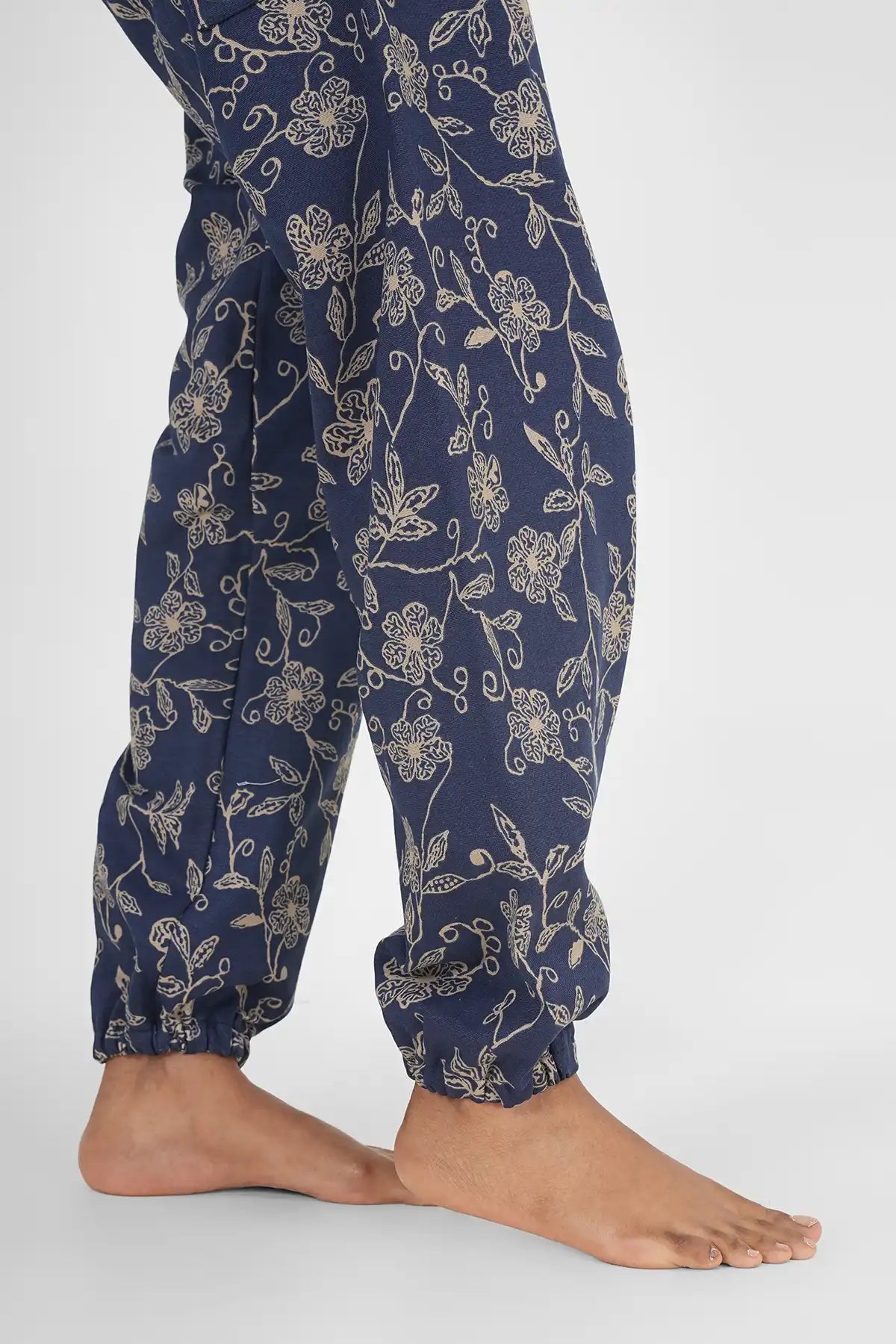 Warme Loungewear Haremshose Tiefblaue Wildblume