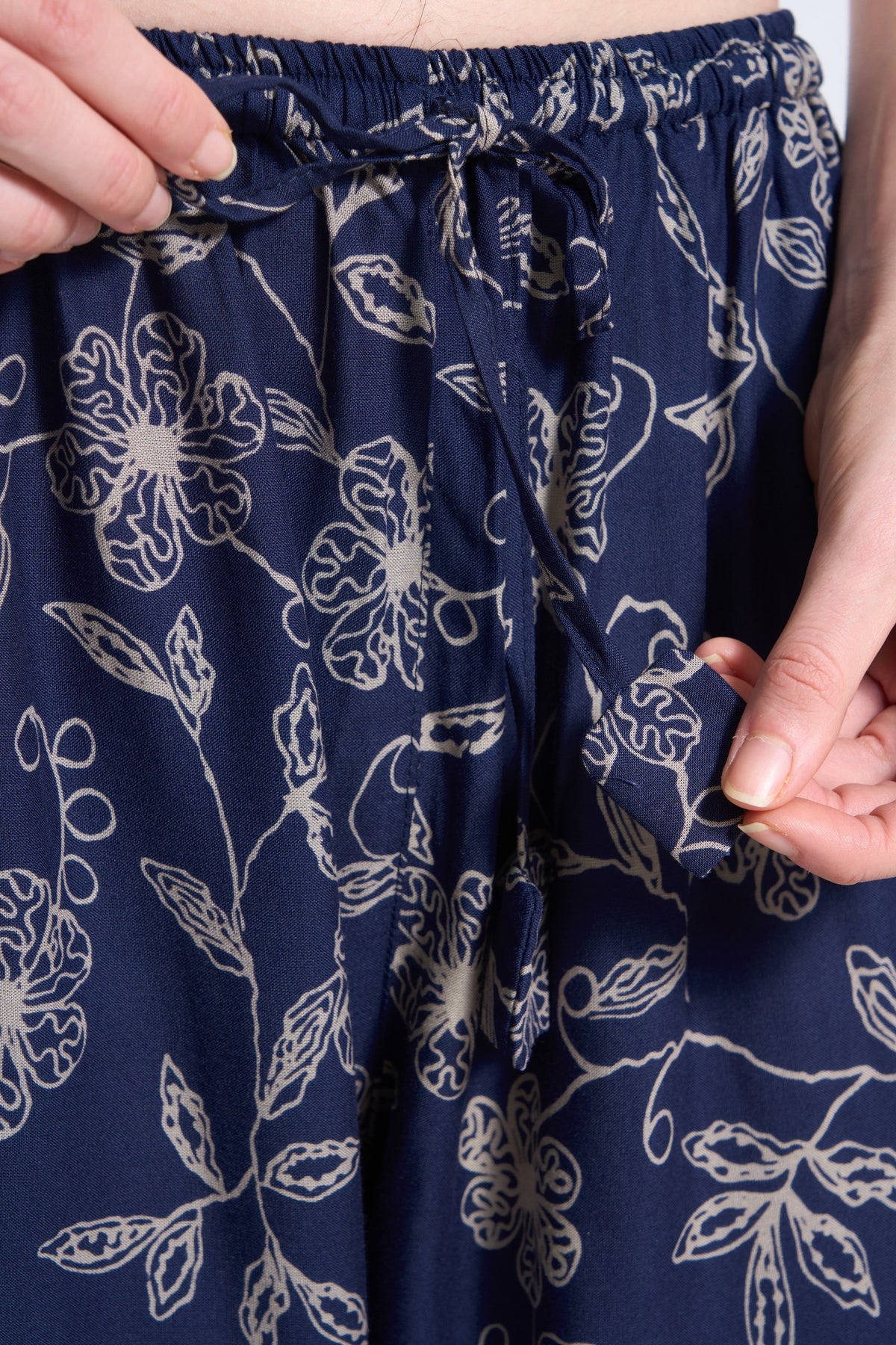 Chillerhose Tiefblaue Wildblume