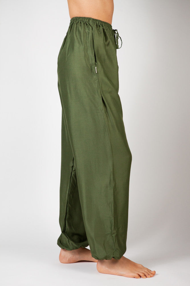 Seitenansicht Olive Chillerhose 